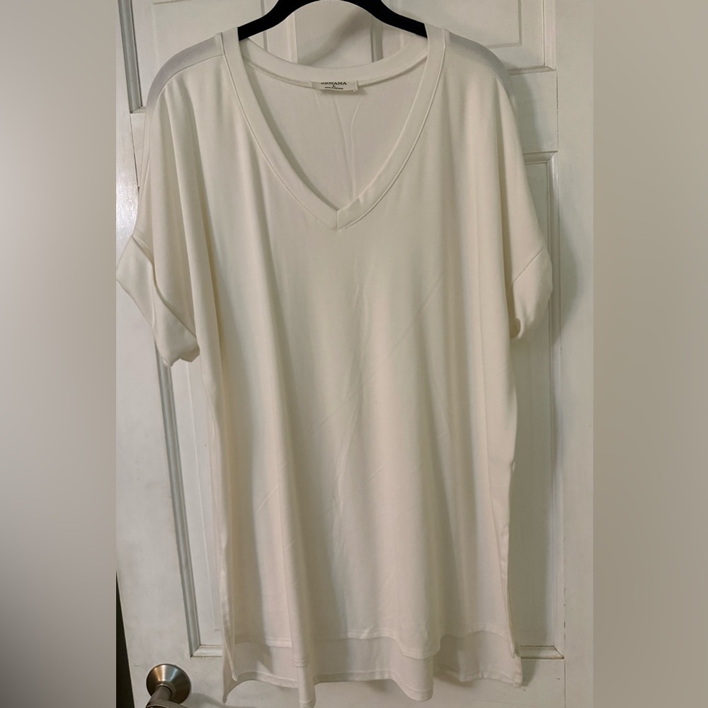 Zenana Outfitters White Short Sleeve V-Neck Top